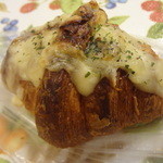 アミューズメントベーカリー＋プラス - 燻煙鶏のバジル風味