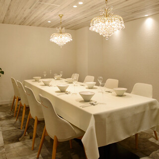 接待やプライベートを重視されるお客様にぴったりな特別な空間でございます。