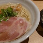 RAMEN 火影 - 『味玉鶏だし塩らぁ麺』玉ねぎトッピング