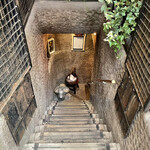 COFFEE HALL くぐつ草 - 地下へ