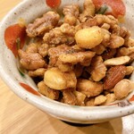 丸鶏料理と濃厚水炊き鍋 鳥肌 - なっつ