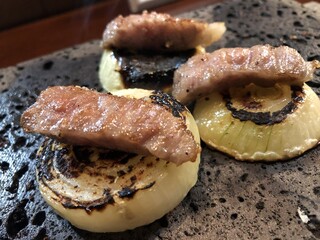 さわの - 溶岩焼きは冷めにくいので長く美味しくいただけます