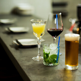 Authentic cocktails and a wide variety of wines that match the cuisine and occasion.