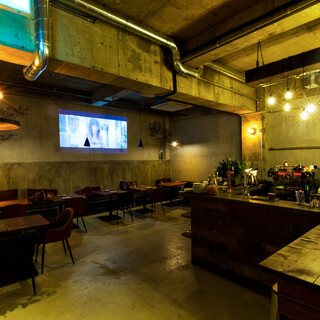 Modern and stylish. The second branch of the popular restaurant [Izakaya (Japanese-style bar) ura]