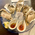 四ツ橋・新町 牡蠣と肉たらしビストロAKIRA - 牡蠣食べ比べ