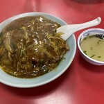 中華料理 豚々亭 - カツカレー丼￥700 スープ付き