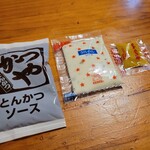 かつや - 付属調味料