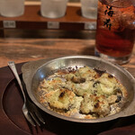 函館海鮮料理 海寿 - ツブ香草バター焼とハスカップサワー