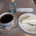 鍵屋の辻 - マイルドブレンドとレアチーズケーキ
