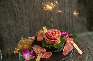 Kurogewagyuuyakinikuserujugenzu - 肉ケーキ（大）