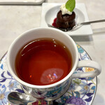 HIKAWA YAMASHOU - デザートのガトーショコラと紅茶。