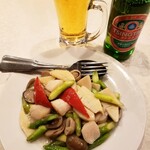 北京老飯店 - ホタテとアスパラ塩味炒め　1122円