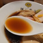 麺に光を 別邸 - スープ