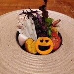 傳 - (2021年11月 訪問)定番サラダ。