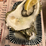 炉端と日本酒 魚丸 - 牡蠣