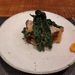 傳 - (2021年11月 訪問)黒キャベツと下仁田ねぎのソテー、ローストポーク。自家製柚子こしょう付き。