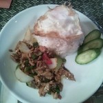 タイ料理サバイ・サバイ - ガッパオ