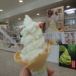 平和公園売店 - ソフトクリーム