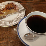 珈琲舎 蔵 - ストレートコーヒー(ブラジル)、今日のタルト(柿)