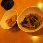まぐろ・もやしの酢の物　　（各１００円　タイムサービス小鉢）