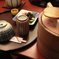 やげんぼり 赤坂店 - 最初から机の上にはこんな感じ。