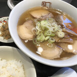 喜多方ラーメン坂内 - あっさりシンプルだけど動物のコクのバランス
それに麺が合う