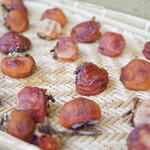 御厨 - 店前に置かれていた干し柿