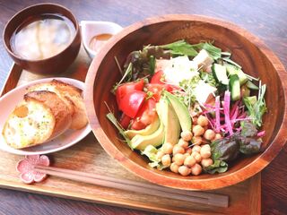 AOBAYA - ひよこ豆と豆腐のサラダ