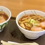 らーめんG麺7-01 - あっさり正油ラーメン大盛り1,000円。