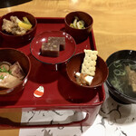 会津郷土食 鶴我 - お通しの膳と　　　　　　　　　　　　　　　　　馬の肋『がんばら』のスープ
