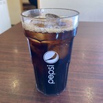 Chuuka Sakaba Shigenshun - サービスのアイスコーヒー。ペプシコーラじゃありましぇん。