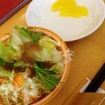 ぎゅーぎゅー亭 - サラダと漬物