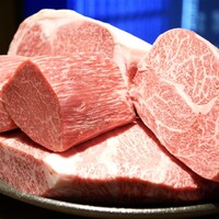焼肉うしごろ 銀座店 - 黒毛和牛　サーロイン、肩ロース、ヒレ、ザブトン