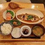 はなき - 鳥取県産 赤ハタ煮付とミニ造り定食(1,100円)