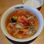 TREnTA - 牡蠣と魚介の漁師風トマトスープスパゲティ