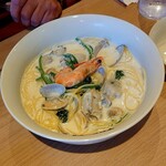 TREnTA - 牡蠣と魚介のチャウダー風スープスパゲティ