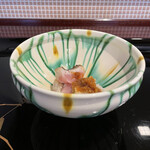 割烹 新多久 - 佐渡産きはだ鮪神経〆炭炙りたたきに地元の辛み大根おろし