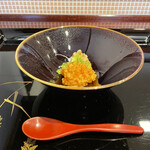 割烹 新多久 - め蟹の飯蒸し(餅米)