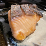 割烹 新多久 - 鮭の炭焼き