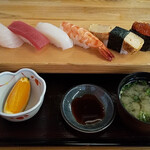 さかな屋すし 魚健 - 料理写真:ランチ海鮮寿司