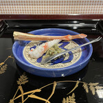 割烹 新多久 - 山北のズワイガニ炭炙りと蟹味噌和え