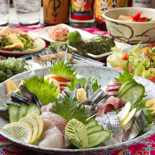 ■鮮度抜群！海鮮と種類豊富なお料理が自慢の大衆酒場