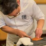 割烹 新多久 - 素晴らしい包丁使い