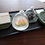 HOTEL THE MITSUI KYOTO a Luxury Collection Hotel & Spa - ウエルカムのお菓子　紅葉のお菓子と巨峰