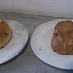 ブレッドアーエスプレッソ - 右：ラズベリー　左：キャラメルナッツ