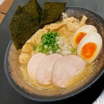 濃厚鶏ソバ 麺 ザ クロ - 