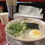 中洲屋台長浜ラーメン初代 健太 東京高円寺本店 - ラーメン　800円
                                