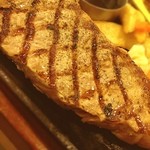 ヴィクトリアステーション - 肉‼‼‼‼300gはさすがに満足〜(๑´ڡ`๑)