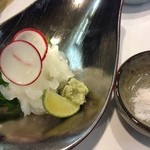 居食家 寿 - 白イカのお刺身は塩でいただきます！