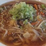 生碼麺食道 - 「生碼麺」：餡がスープに溶けると同時に
      野菜と豚の旨みや甘味が解き放たれて
      上品な野菜スープのように輝きを増す♪